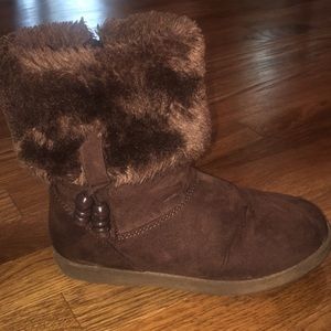 Cat and Jack “fur” Boots! Size 2 (girl)